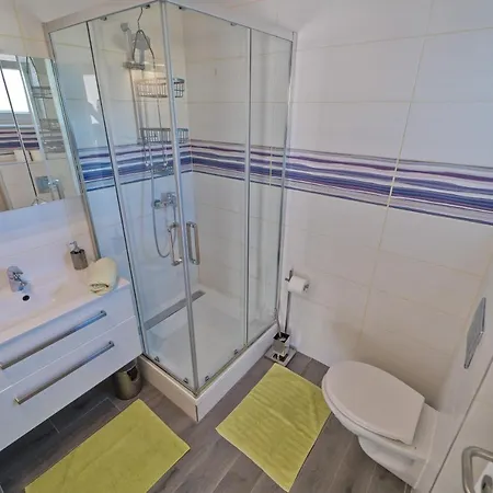 Villa Nal With Private Pool Near Pula