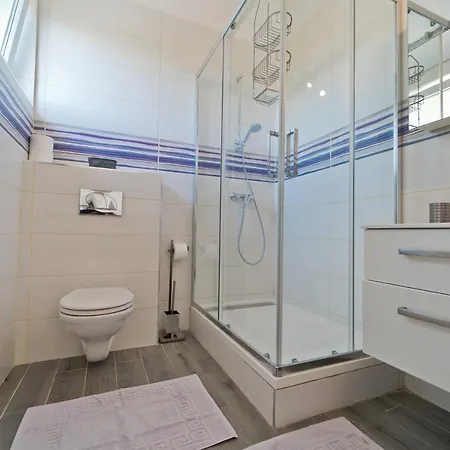 Nal With Private Pool Near *