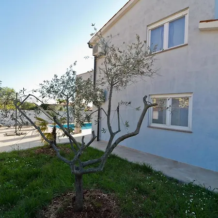 Nal With Private Pool Near *