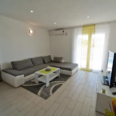 Villa Nal With Private Pool Near *