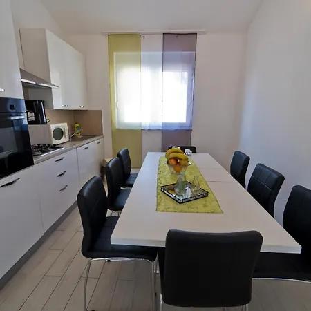 Nal With Private Pool Near *